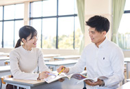 西武文理大学 談笑する井口先輩