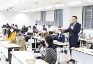 秀明大学 授業の様子