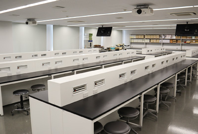 臨床検査技術学科実習室