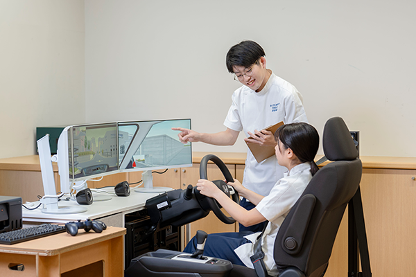 目白大学