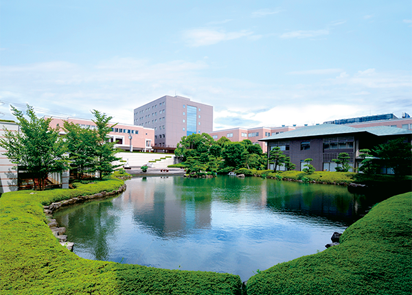 駒沢女子大学