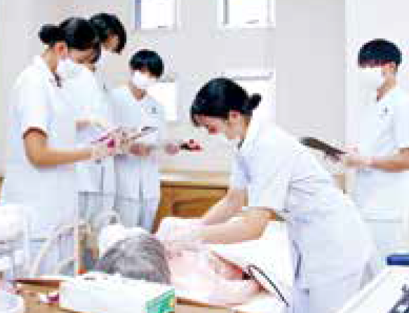 目白大学　実習の様子